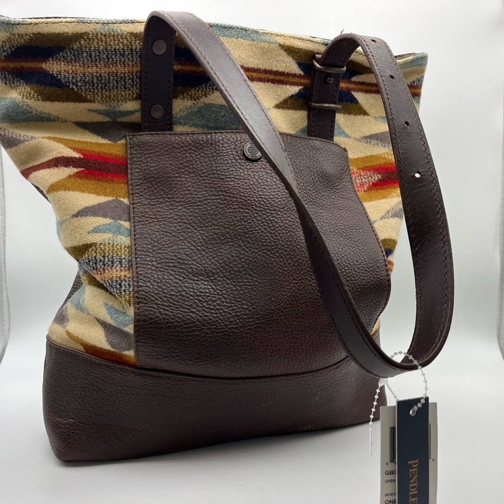Pendleton Southwest Pattern Tote with Dark Brown Leather